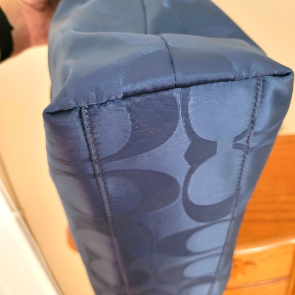 Coach Vintage Tote - Picture 9 of 15